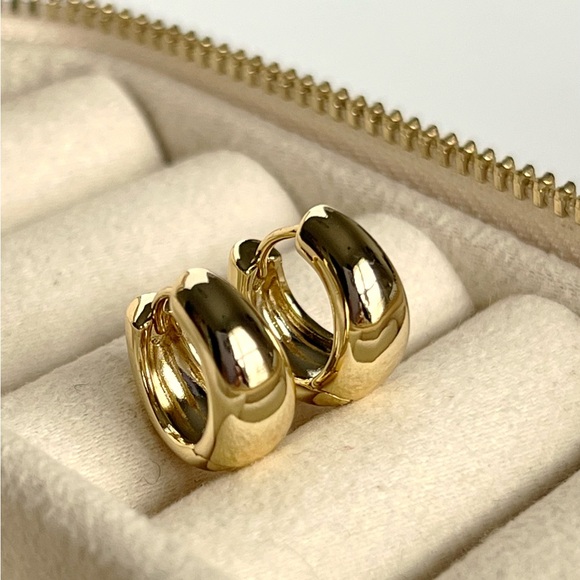 Thick Tiny Hoop Earrings | 14K Gold Plated | Luxury Hypoallergenic Jewelry - Picture 3 of 10